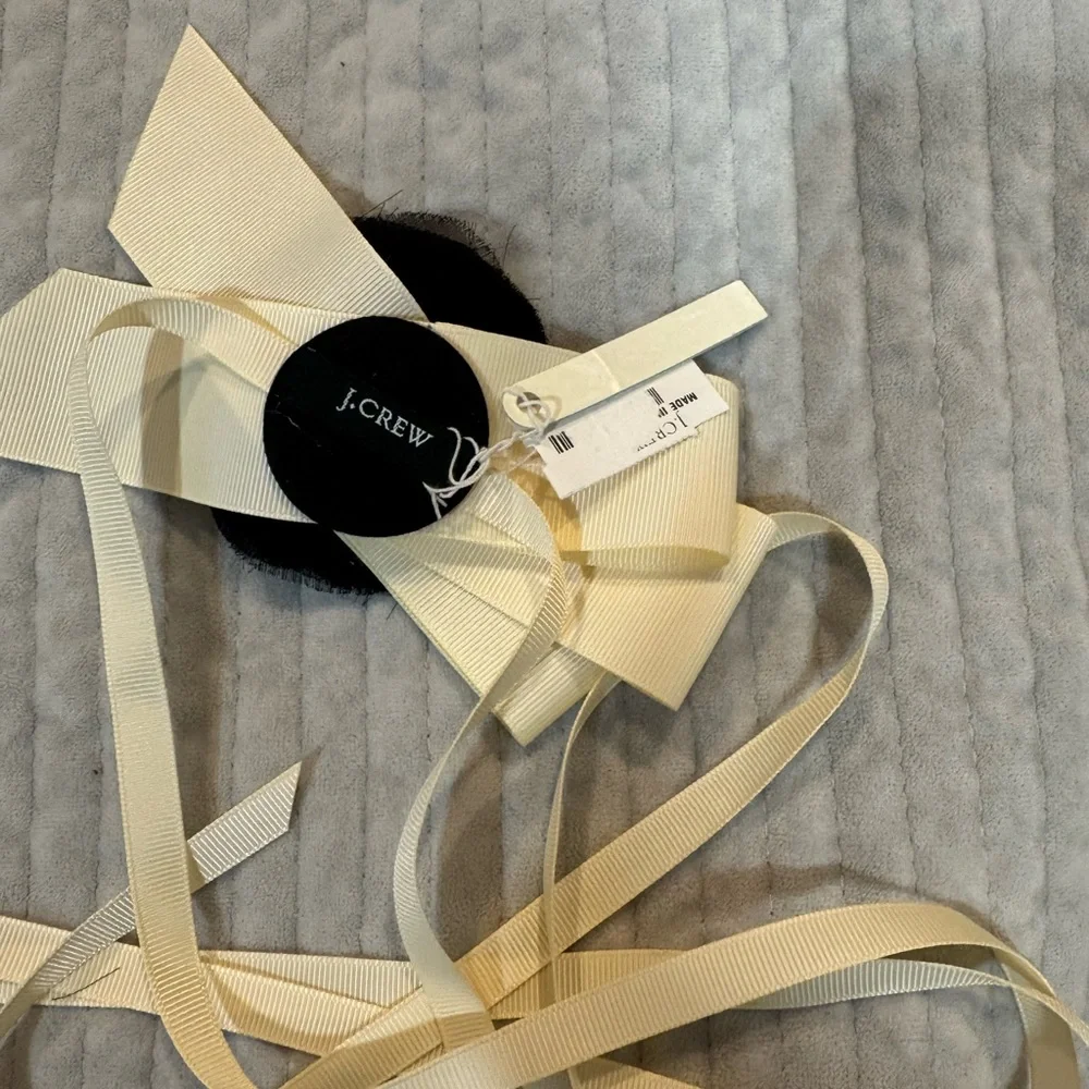 🟡3/$15 DEAL! J. Crew Cream and Black Ribbon Bow Belt / Sash / Hair Accessorie - Picture 2 of 3